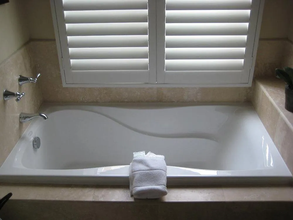 Hotel Villa Del Mar Grace Bay