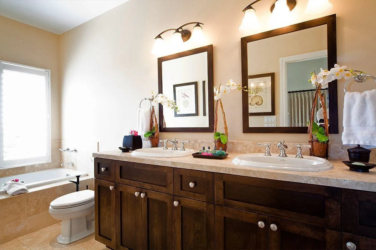Villa Del Mar Grace Bay 4*,